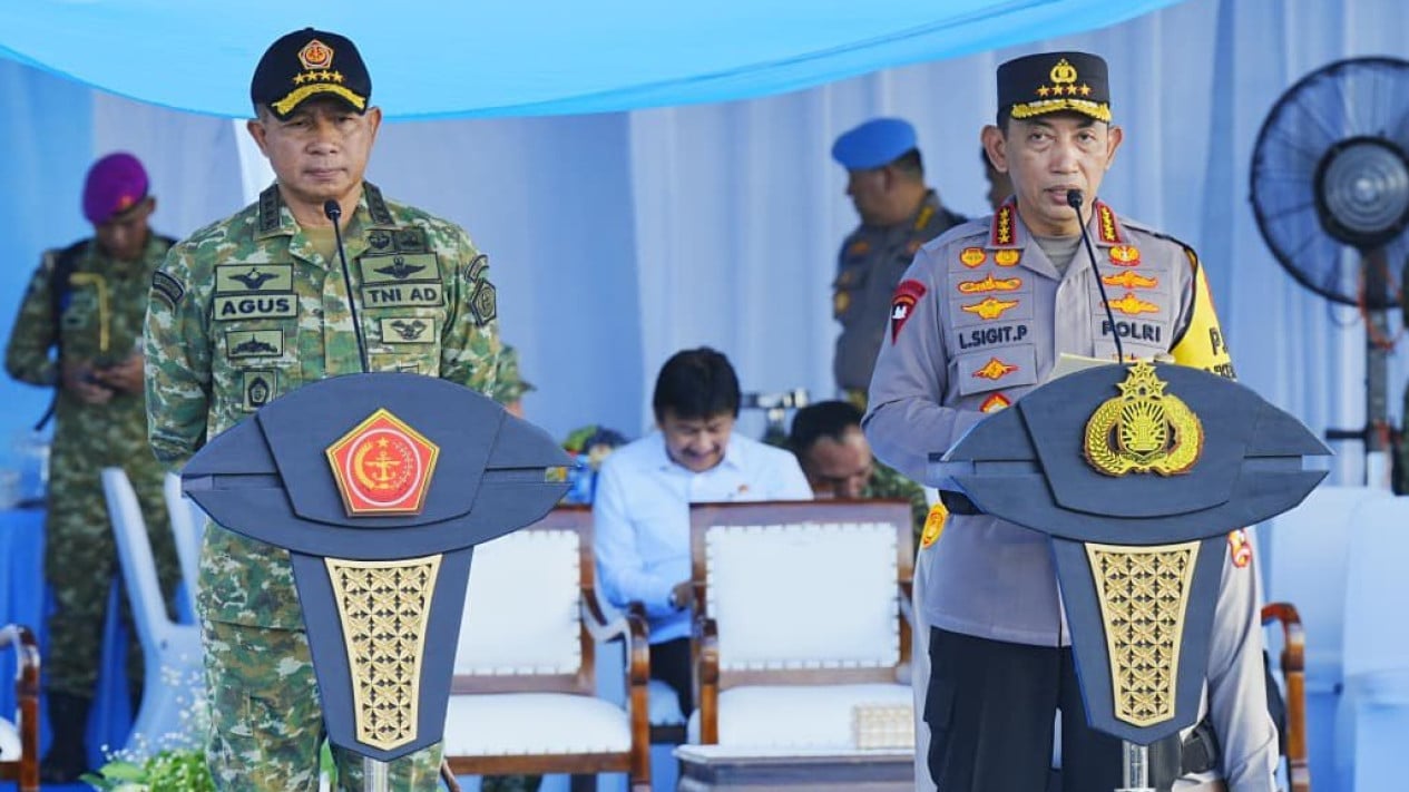 69b2b8388e489-panglima-tni-kiri-dan-kapolri-kanan_gemini_1265_711.jpg
