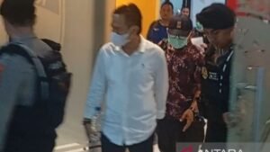 El regente de Cilacap y el secretario regional se convirtieron en sospechosos de extorsión para THR