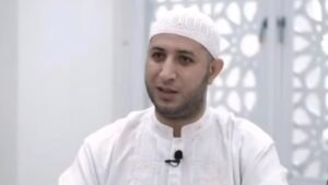 Arrastrado a un caso de acoso homosexual, el jeque Ahmed Al Misri: ¡por comerse el cadáver de su hermano!