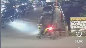 ¡Reveladas las huellas de la fuga de los delincuentes que alimentaban con agua a los trabajadores de la contra! Es hora de cambiarse de ropa sobre la marcha y luego dispersarse.