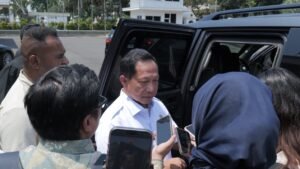 Tito Karnavian, el jefe del grupo de trabajo, supervisa la recuperación de tierras de cultivo y lagos que quedaron sumidos en el barro tras el desastre.