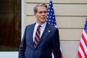 Scott Bessent dice que la gente debería tener ’empatía’ por Trump después de que el presidente celebrara la muerte de Robert Mueller