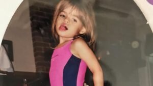 ¡Adivina en quién se convirtió esta chica de rosa!