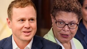 En la carrera por la alcaldía de Los Ángeles, Spencer Pratt es el principal rival de Karen Bass, según muestra una encuesta