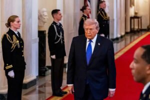 Por primera vez como presidente, Trump dice que asistirá a la cena de corresponsales de la Casa Blanca