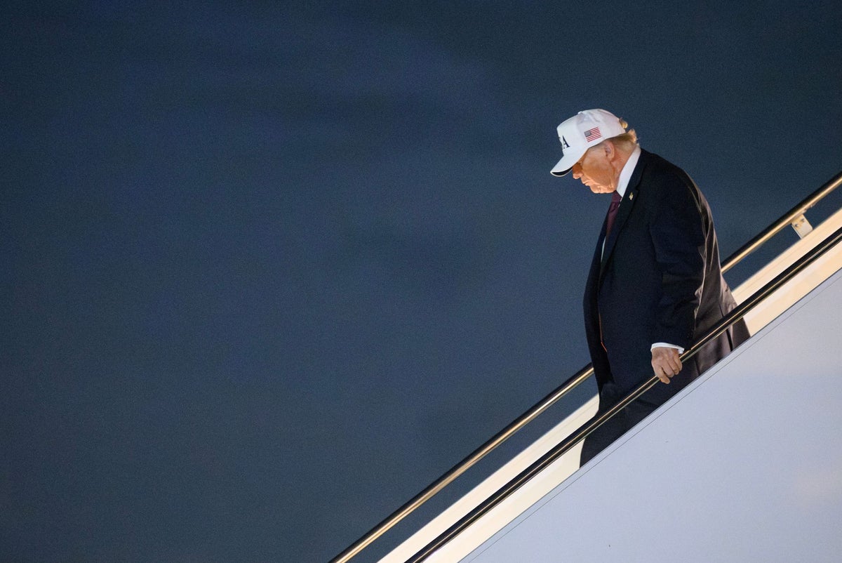 Los tuits de Trump que dicen que Obama iniciará una guerra con Irán para distraer la atención de los fracasos internos vuelven en su contra