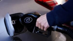 Qué saber sobre el aumento de los precios del gas y del petróleo a medida que persisten las turbulencias en Irán