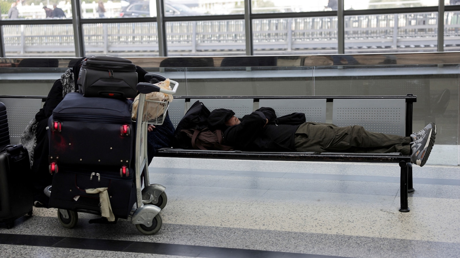 IRAN-CRISIS-LEBANON-flights-2_1772686696390_hpMain_16x9.jpg