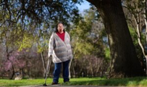 Los californianos se preocupan más por las facturas médicas sorpresa que por la vivienda: encuesta