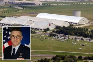 El general retirado de la Fuerza Aérea de EE. UU. William McCausland tiene vínculos con la ‘comunidad ovni’