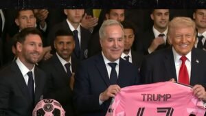 Lionel Messi y el FC Inter Miami regalan a Donald Trump un reloj especial durante su visita a la Casa Blanca
