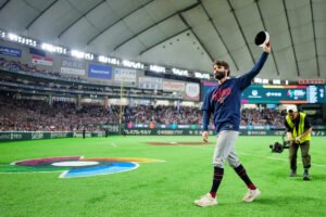 Clásico Mundial de Béisbol 2026: Los fanáticos japoneses hacen el llamado al telón sobre el lanzador checo Ondez Satoria, trabajador eléctrico checo