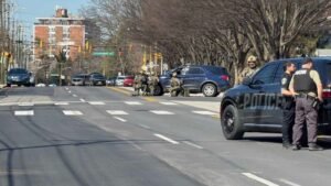 Oficial baleado en ‘incidente de tirador activo’ en Baltimore, sospechoso también dispara: Policía