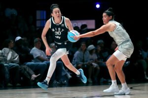 Las conversaciones de la WNBA CBA en un momento crítico mientras Kelsey Plum y Brenna Stewart hacen sonar la alarma por la falta de transparencia
