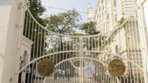 CU pide a sus universidades afiliadas que continúen las clases a pesar de que CAPF se implementó antes de las elecciones en Bengala