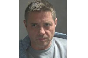 El actor caído en desgracia John Alford muere en prisión a los 54 años, meses después de ser encarcelado por agredir sexualmente a dos adolescentes