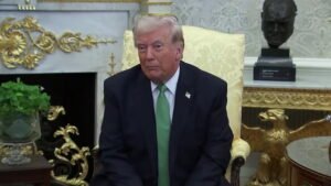 Trump lanza una perorata salvaje mientras el primer ministro irlandés lucha por no reírse