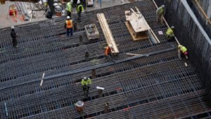 Se espera que un informe de empleo muestre una desaceleración en la contratación