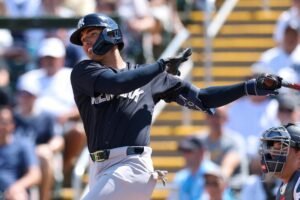 George Lombard Jr. muestra versatilidad defensiva y triplica en impresionante actuación de los Yankees