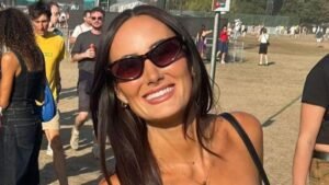 Una mujer descubrió que tenía cáncer cerebral terminal después de que le cayera una maleta en la cabeza