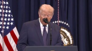 Trump se enfurece por la guerra ‘demente’ mientras el ejército muere