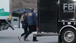 El agente del FBI detrás de la orden de incautación de votos del condado de Fulton no tiene que testificar, dictamina el juez