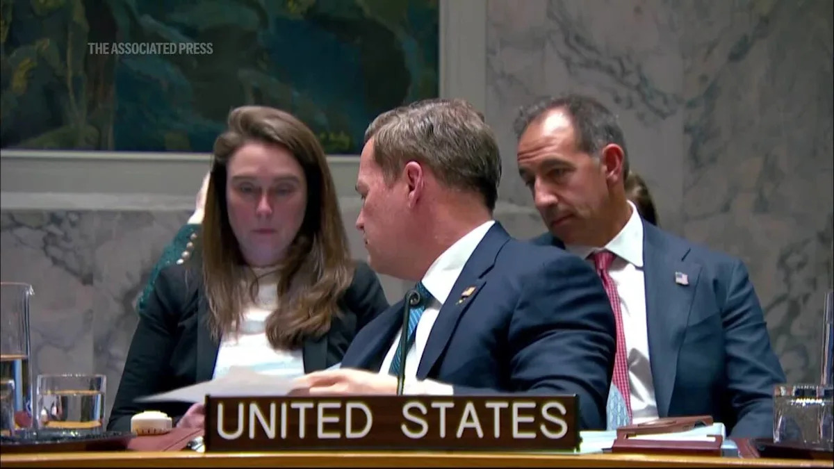 El máximo diplomático de Irán dice al Consejo de Seguridad de la ONU que los ataques de Estados Unidos e Israel han matado a cientos de civiles