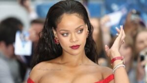 La mansión de Rihanna en Los Ángeles alcanzada por disparos y una mujer arrestada: policía