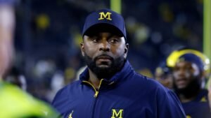 El ex entrenador de la Universidad de Michigan, Sherrone Moore, acepta un acuerdo de culpabilidad