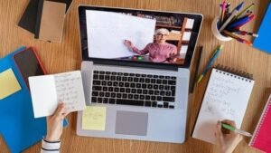 Emiratos Árabes Unidos amplian el aprendizaje a distancia en las escuelas hasta el 17 de abril en medio de la guerra entre Estados Unidos e Irán