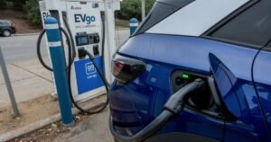 ¿Qué significan el aumento de los precios del gas para el mercado de vehículos eléctricos de California