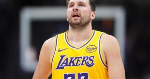 La estrella de los Lakers, Luka Doncic, está lejos de una suspensión por falta técnica