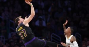 Los cinco titulares anotaron cifras dobles cuando los Lakers vencieron a los Pelicans