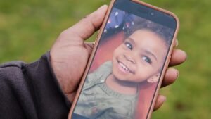 Fijan fianza de 2 millones de dólares para mujer de Cleveland acusada de matar a sus dos hijas