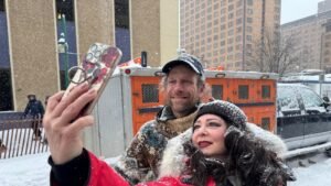 Después de entrenar en nieve profunda y frío extremo, la ex estrella del reality quiere volver a conquistar el Iditarod