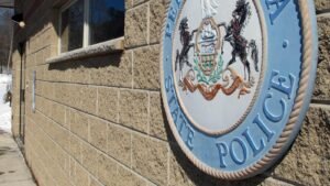 Un policía estatal de Pensilvania fue asesinado a tiros durante una parada de tráfico, dicen las autoridades.