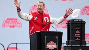 El rector de la universidad dimitió por acusaciones de relación inapropiada