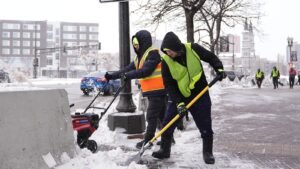 Fuertes tormentas acompañaron partes de Estados Unidos con nieve y fuertes vientos y aumentaron la amenaza de tornados