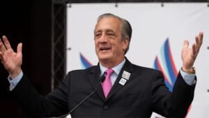 El USPS espera quedarse sin efectivo en un año sin la ayuda del Congreso, dijo el director de correos.