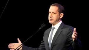 Dos hombres atacaron a los guardaespaldas del alcalde de San Francisco, dicen las autoridades