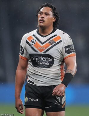 Una estrella del fútbol ha revelado cómo eliminar una comida que adoran muchos australianos fue clave para salvar su carrera, ya que perdió la asombrosa cifra de 30 kg.