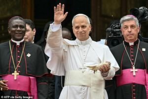 El Papa dice que un puñado de tiranos han arruinado el mundo y condena a los líderes que gastan miles de millones en guerras, después del ataque de Trump en las redes sociales