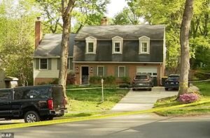 El poderoso ex demócrata Justin Fairfax mató a su esposa dentista y se suicidó en un ataque de ira en su casa de un millón de dólares en Virginia después de solicitar el divorcio, dice la policía.