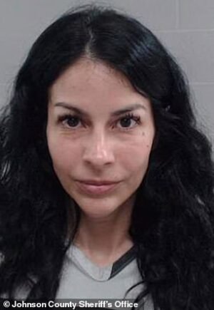 La glamorosa madre de tres hijos de Texas estaba saliendo de su cómoda casa suburbana para terminar la escuela de prostitución, dice la policía.