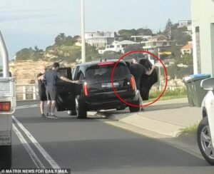 La mano oculta del viaje de las chicas de Meghan: el ‘amigo en común’ que negoció el retiro de la duquesa de 3.000 dólares por persona que se celebrará hoy no corre en la playa, y su historia como su confidente más incondicional