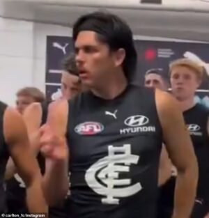 Las imágenes ‘inquietantes’ previas al juego de las leyendas del fútbol Elijah Hollands muestran por qué nunca debería salir al campo