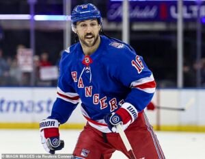 La estrella de la NHL Vincent Trocheck habla sobre la batalla contra la temida infección pulmonar: “Pensé que me estaba muriendo”