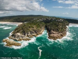 Milagrosa misión de rescate cuando dos buzos son rescatados después de 22 horas desaparecidos en el mar frente a la isla North Stradbroke
