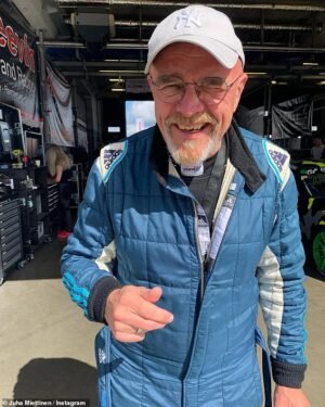 La inquietante publicación final del piloto de carreras horas antes de su trágica muerte en un accidente de siete autos durante una carrera que involucró a la estrella de Fórmula Uno Max Verstappen.