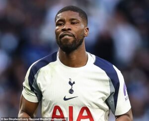 La estrella del Tottenham Kevin Danso rompe el silencio tras el abuso racial ‘vil e inhumano’ tras un costoso error en el sorteo de Brighton